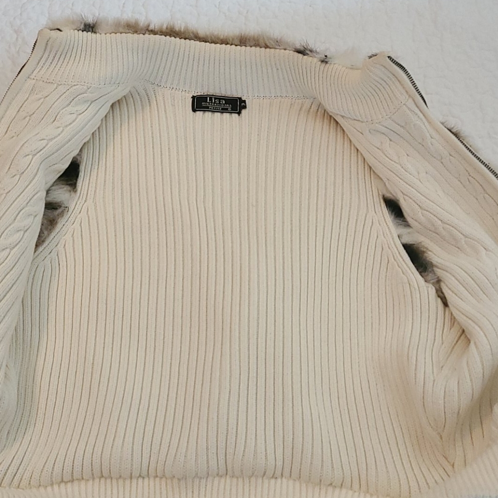 Vest - Picture 2 of 6